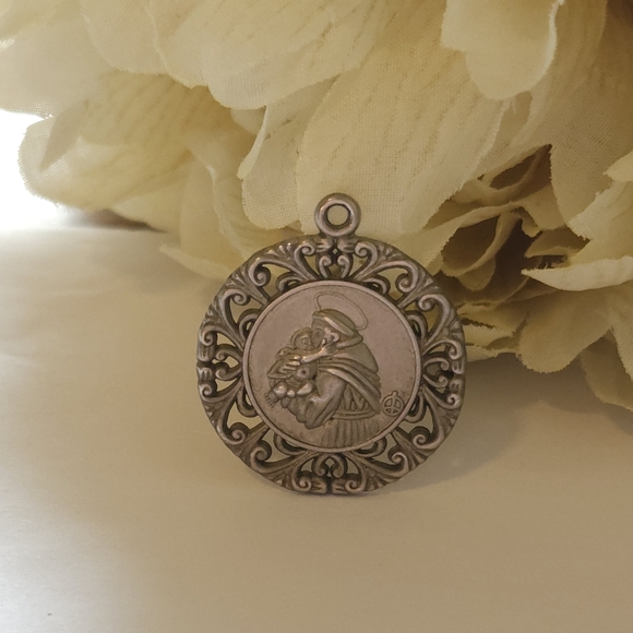 Vintage St Anthony Silver Toned Medallion Pendant or Charm - Picture 3 of 10